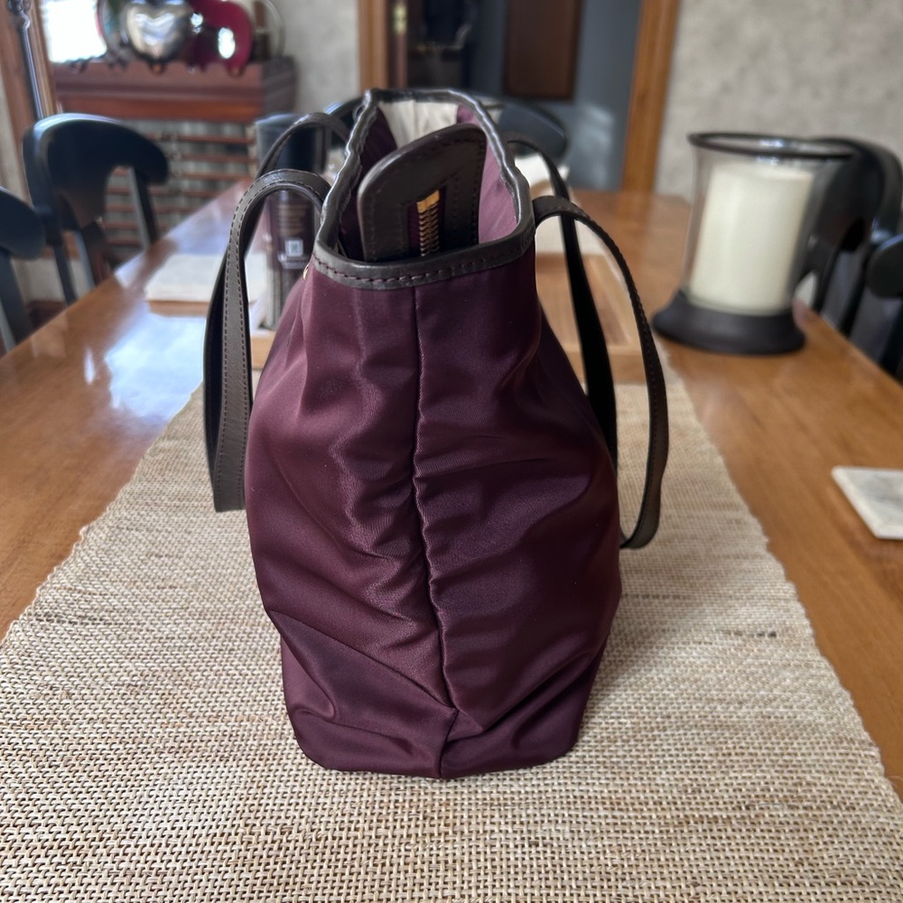 Ralph Lauren Bordeaux Red Nylon w/Tan Cotton Lining Zip Top Medium Shoulder Bag. - Picture 4 of 8